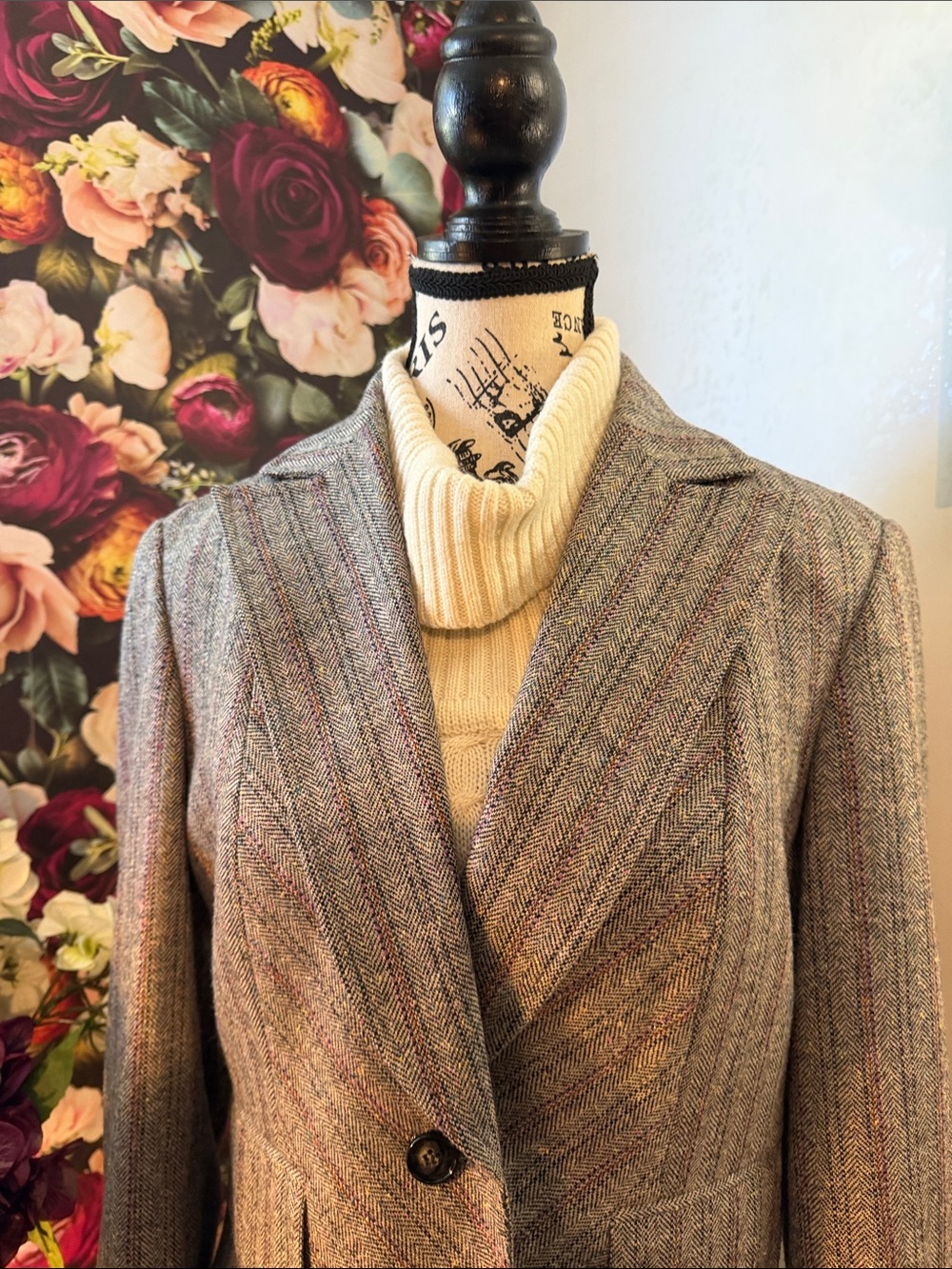 Gray Tweed multi coloured, Single-Button Blazer in a size 6